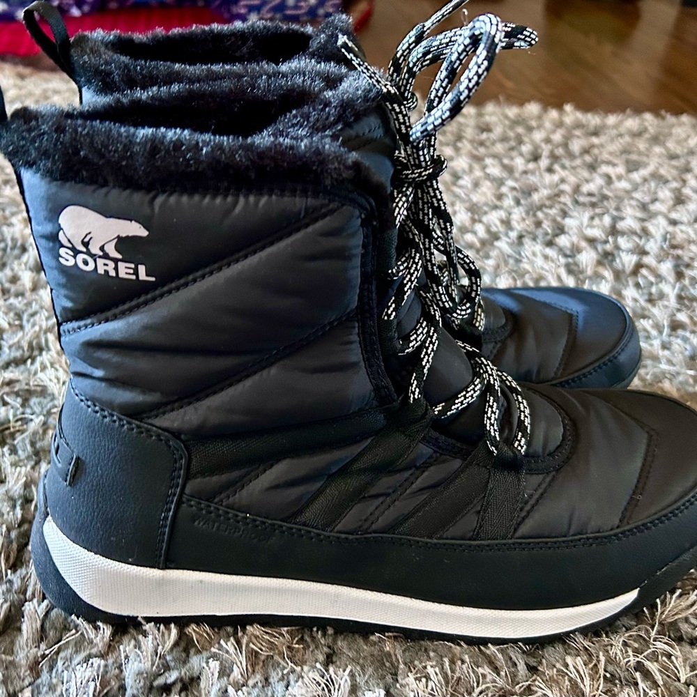 Women's Sorel Whitney II Short Lace Boots size 11
